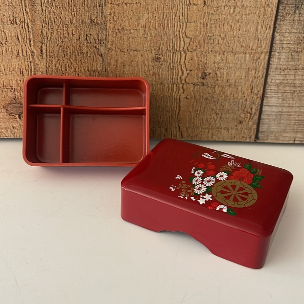 Vintage Japanese Lacquerware Trinket Box